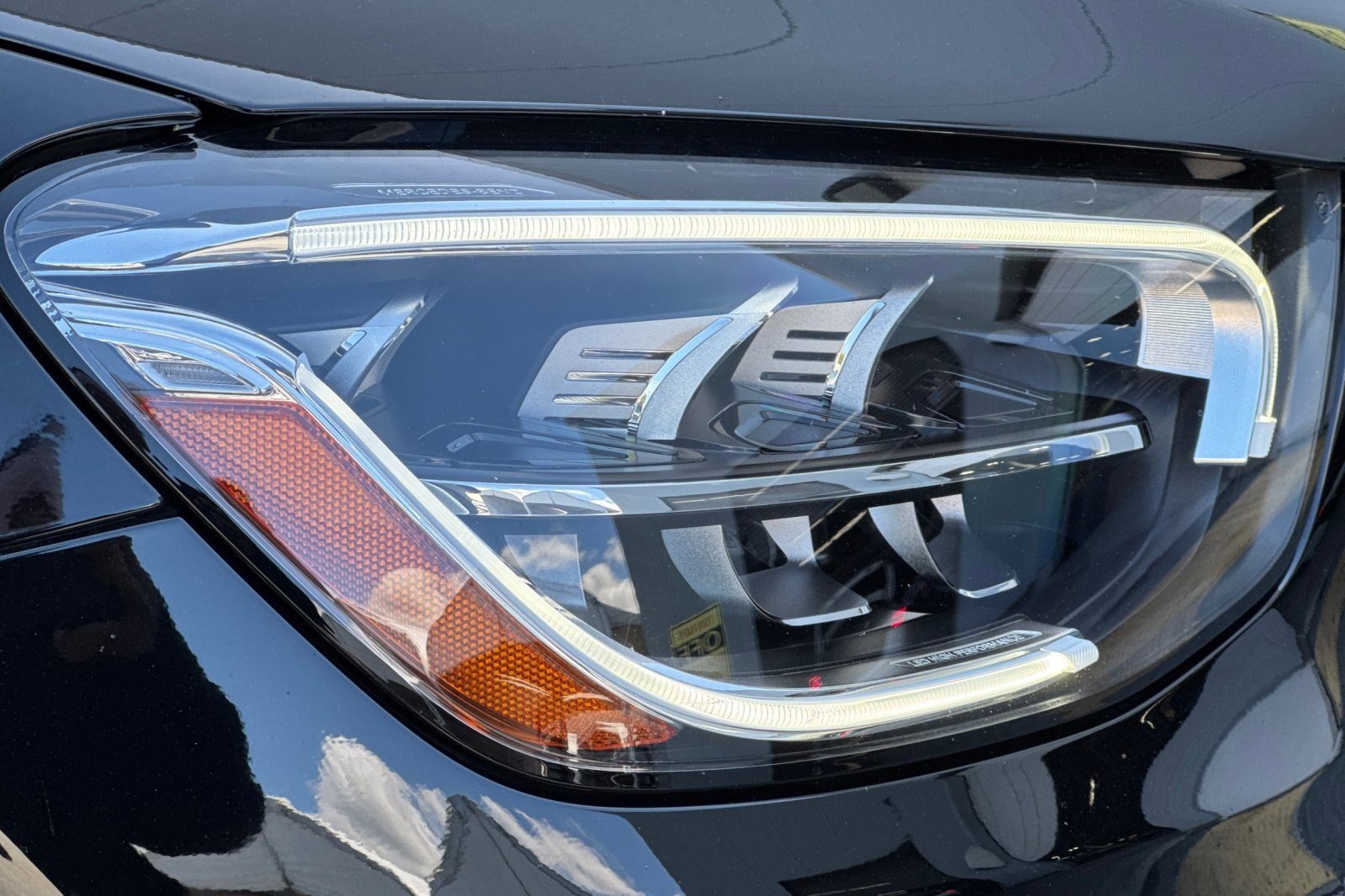 Used 2022 Mercedes-Benz GLC 300 4MATIC image 10