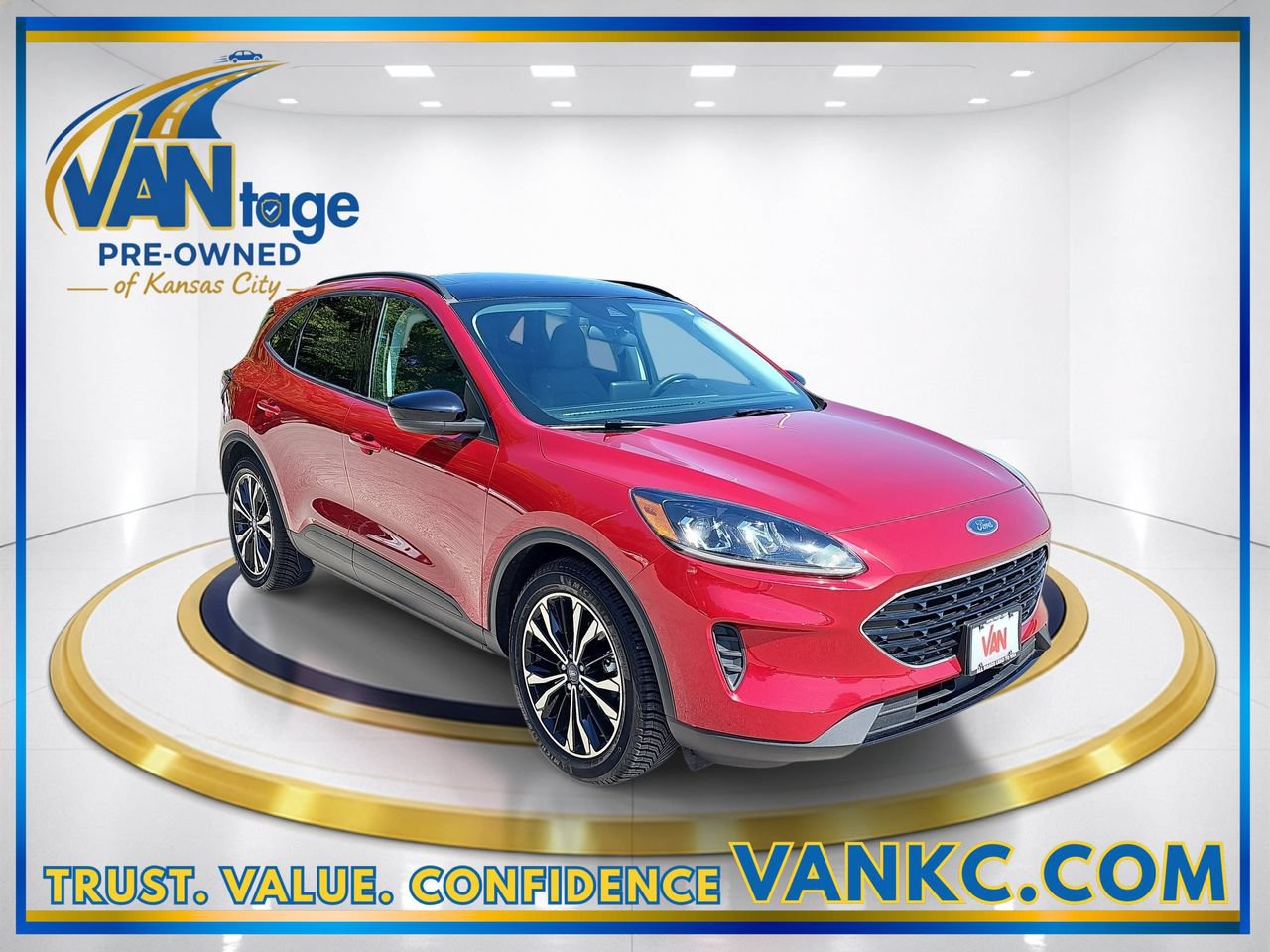 Used 2022 Ford Escape SE w/ SE Sport Appearance Package FWD image 3
