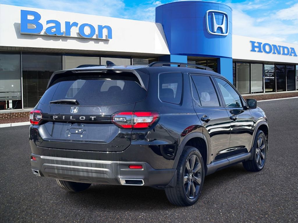 Used 2023 Honda Pilot Sport image 5