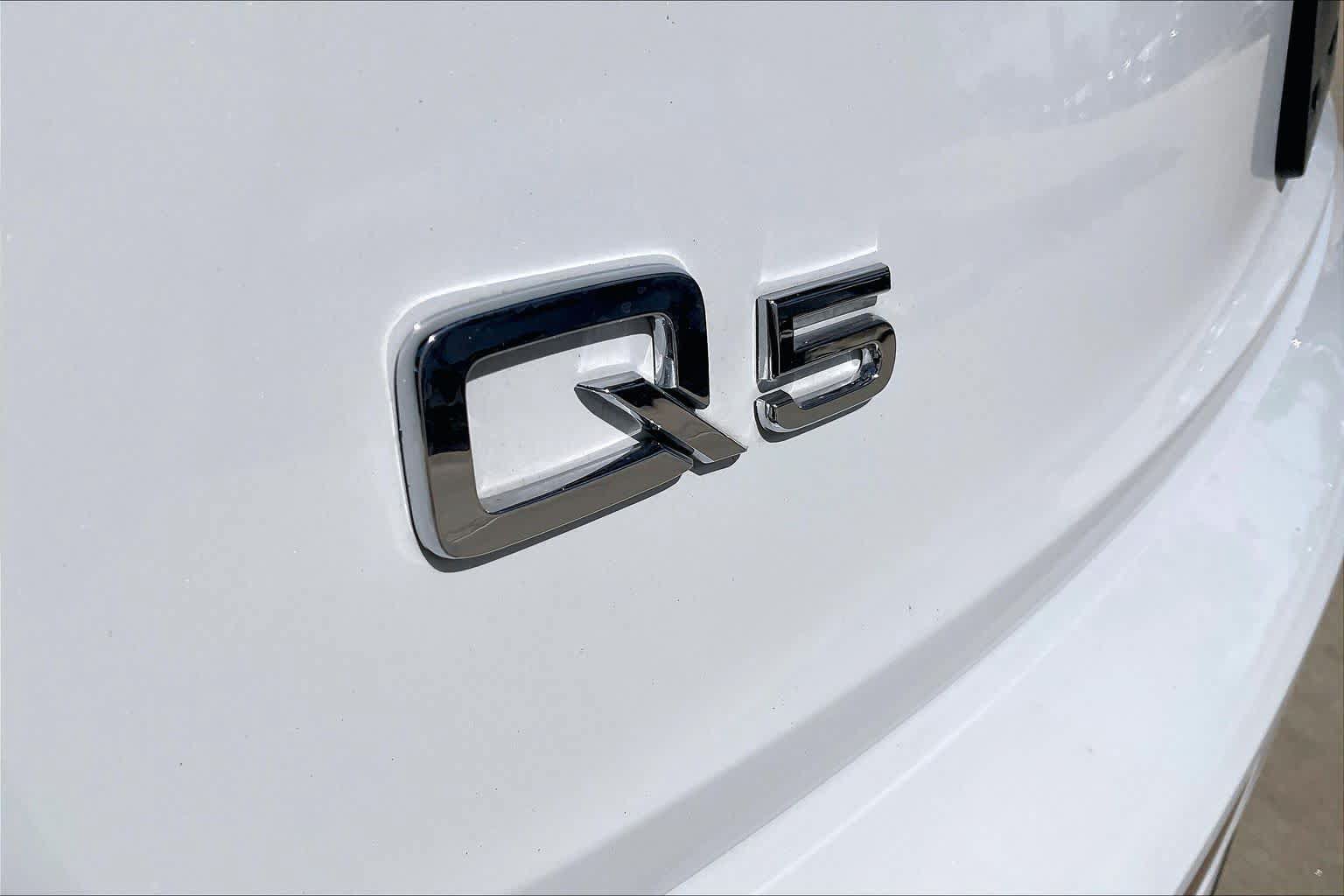 Used 2024 Audi Q5 e Premium Plus AWD/4WD image 31