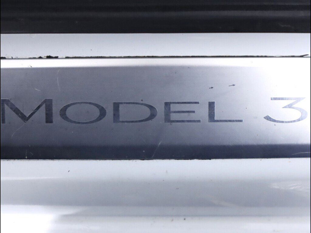 Used 2020 Tesla Model 3 Standard Range Plus image 36