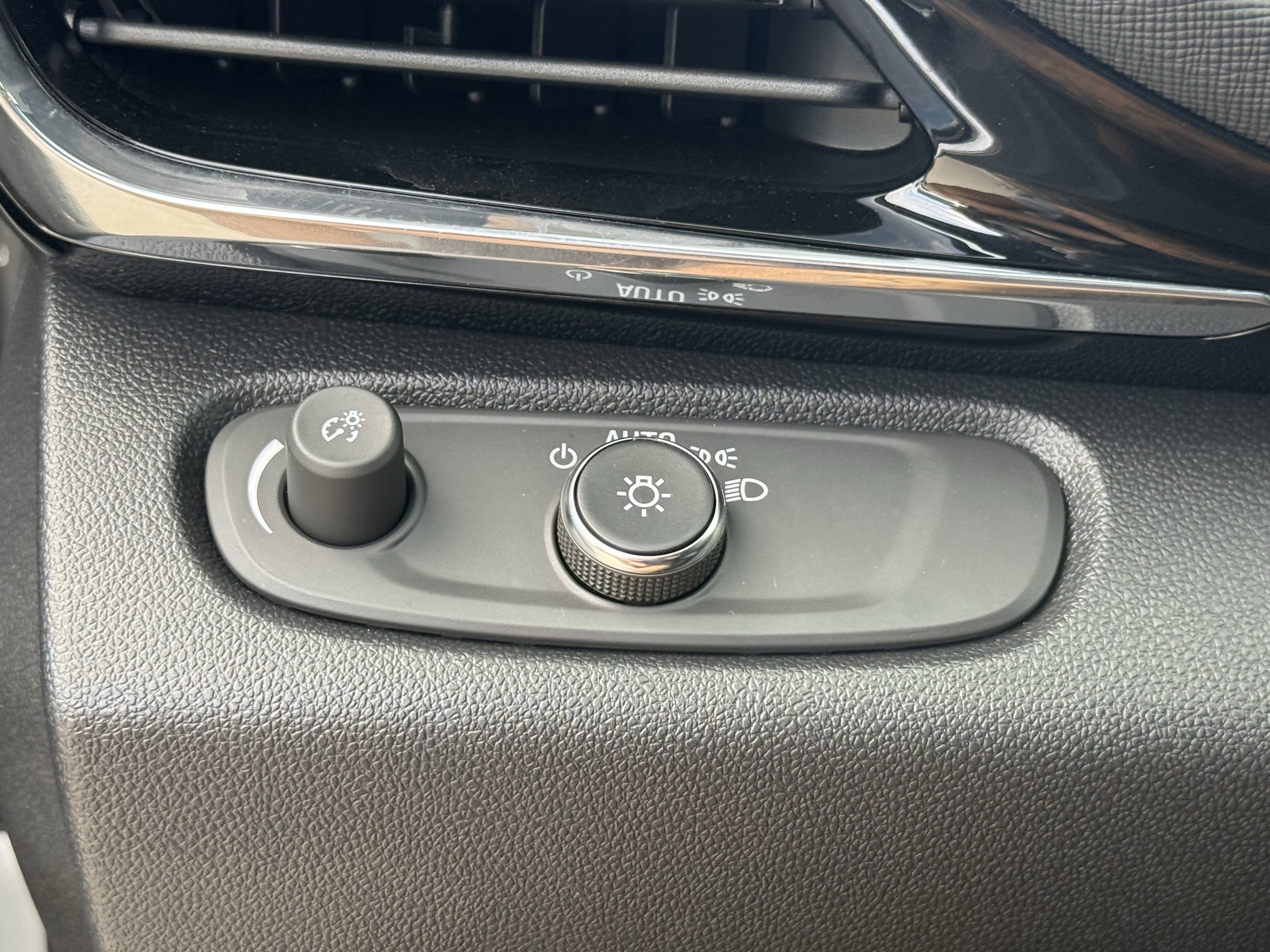 Used 2024 Buick Envista Avenir FWD image 26