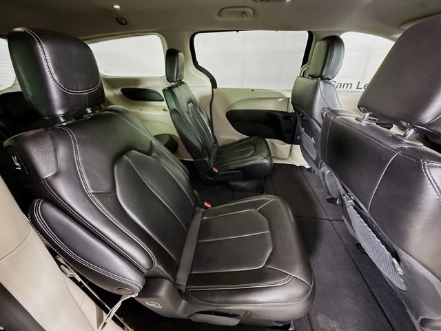 Used 2023 Chrysler Pacifica Touring-L image 27