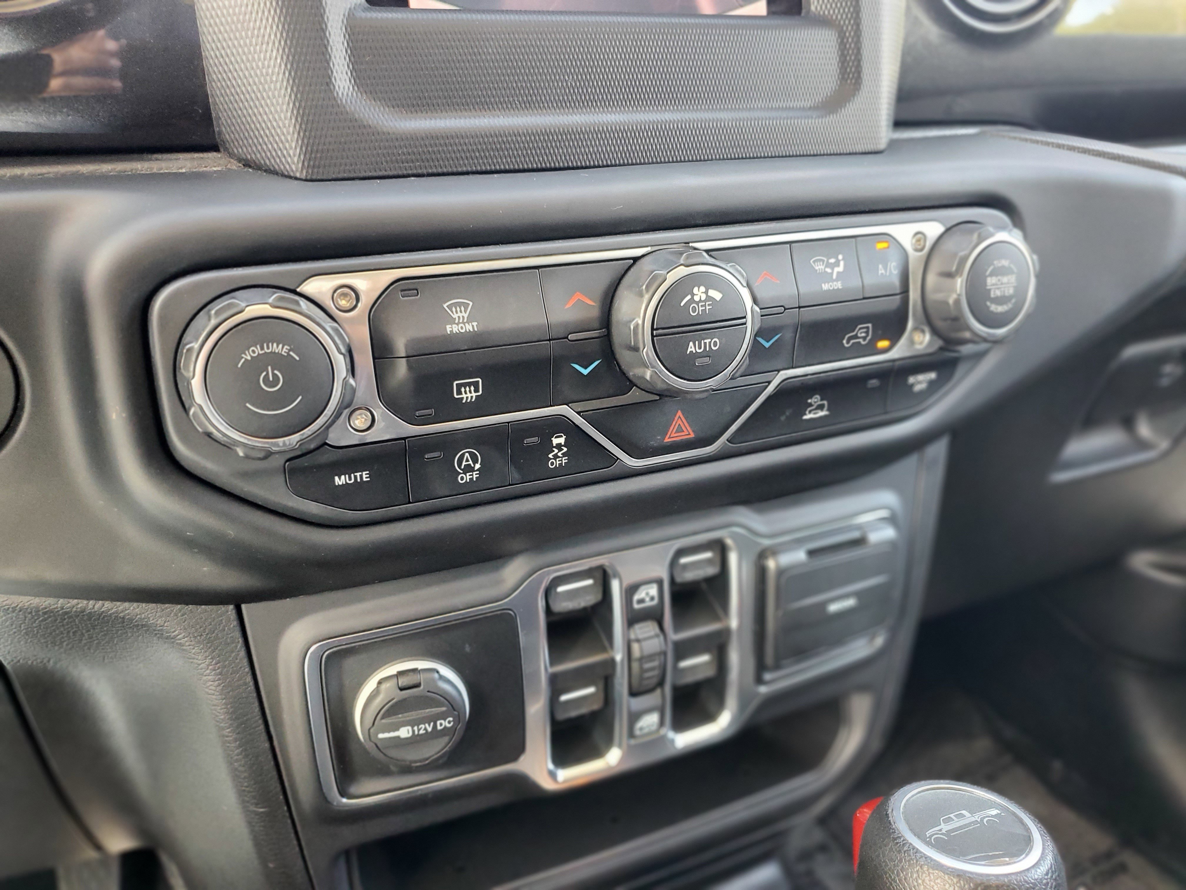 Used 2020 Jeep Gladiator Sport image 24