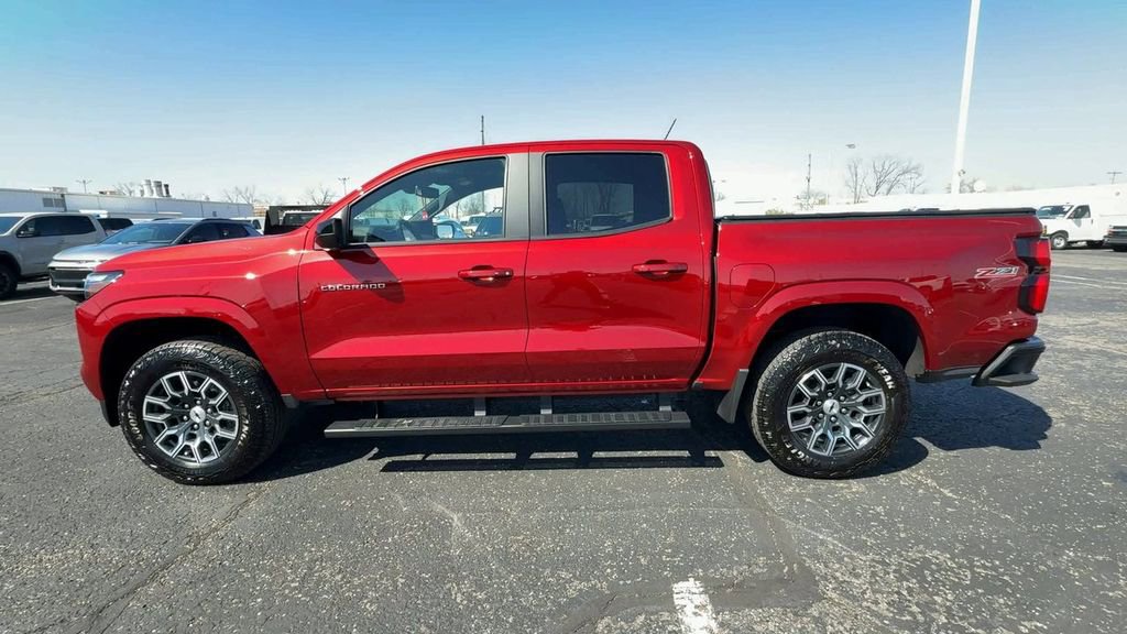 Used 2024 Chevrolet Colorado Z71 w/ Z71 Convenience Package 2 image 5