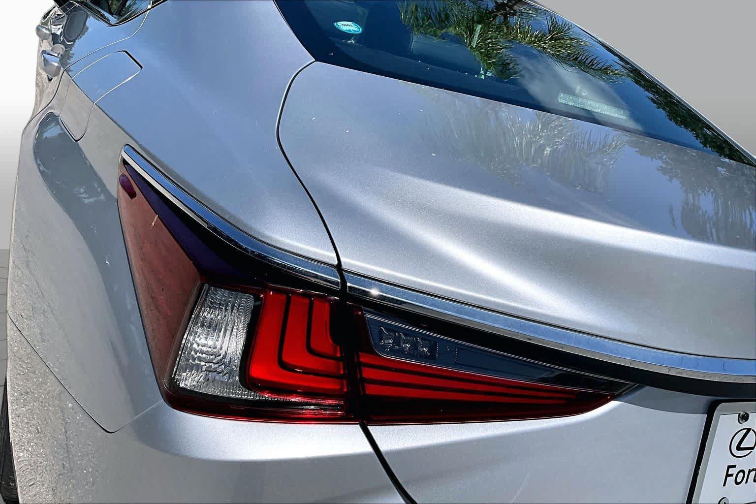 Used 2019 Lexus ES 350 w/ Premium Package FWD image 29
