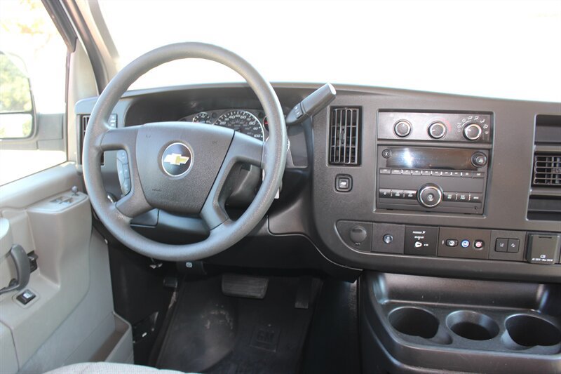 Used 2020 Chevrolet Express 3500 LT w/ LT Preferred Equipment Group RWD image 18