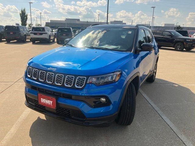 Certified 2025 Jeep Compass Limited AWD/4WD image 3