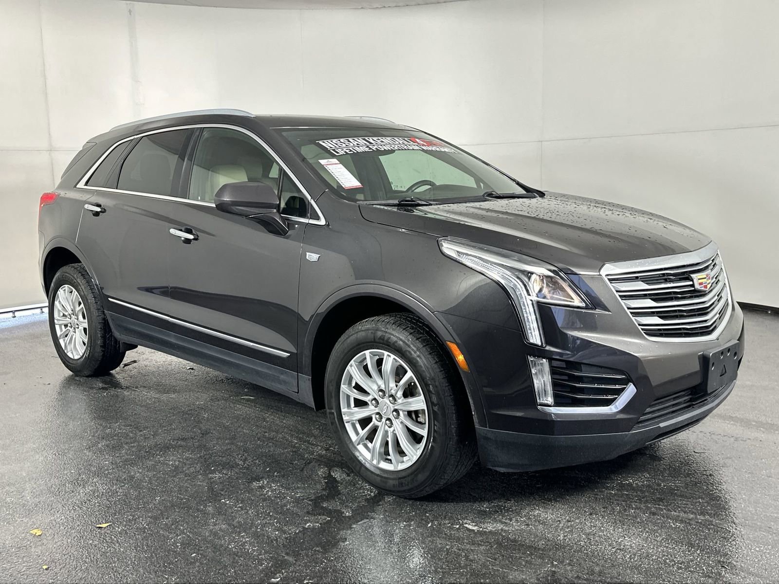 Used 2018 Cadillac XT5 AWD image 3