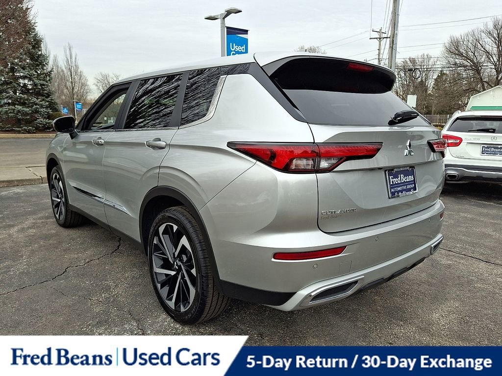 Used 2022 Mitsubishi Outlander SE image 4