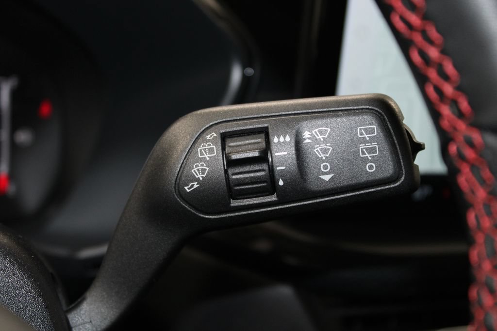 Used 2025 Ford Escape ST-Line w/ Tech Pack #1 FWD image 38