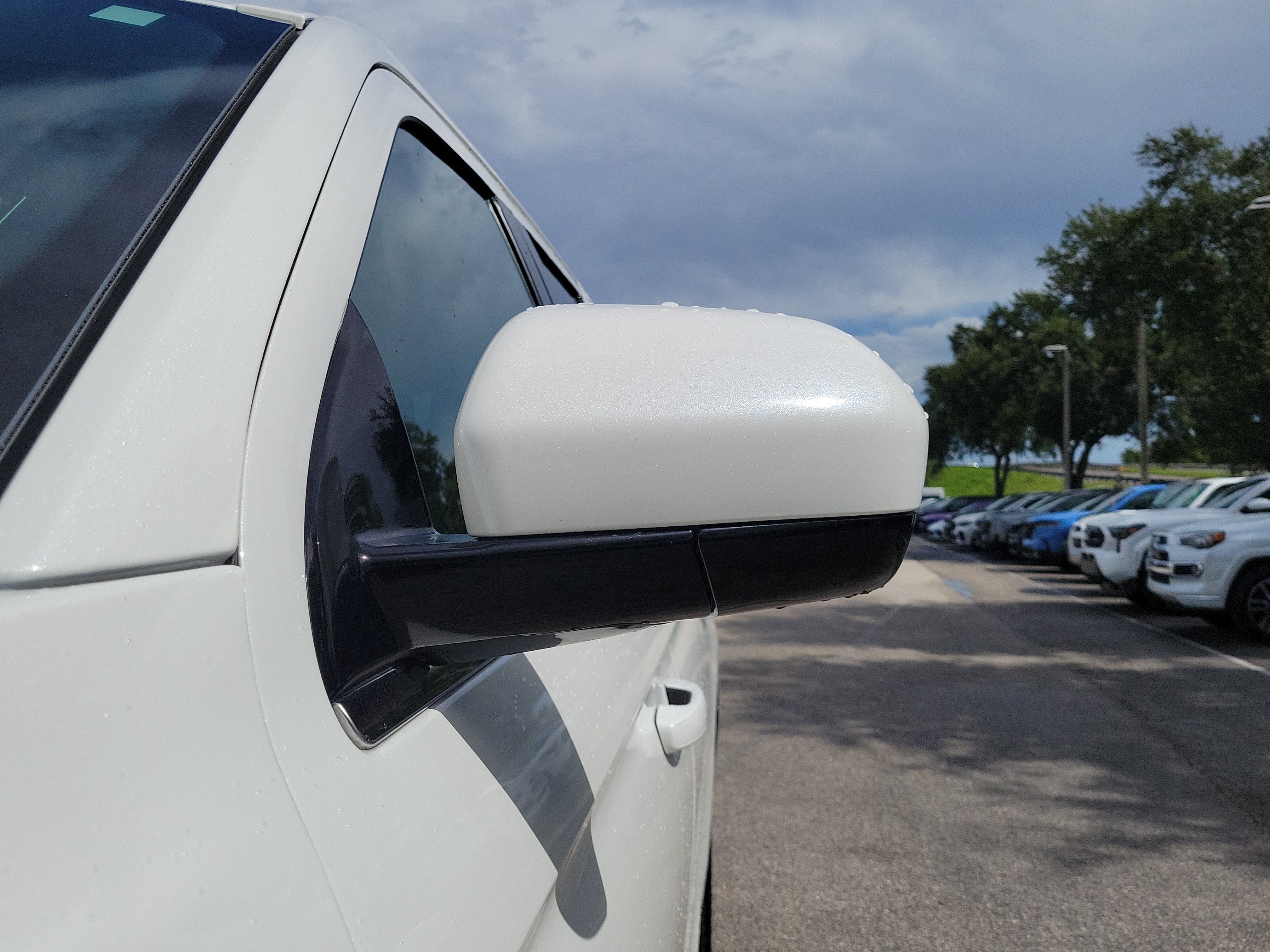 Used 2024 Ford Expedition XLT RWD image 4