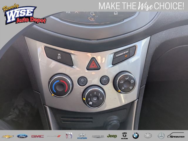 Used 2016 Chevrolet Trax LT w/ LT Sun and Sound Package FWD image 16