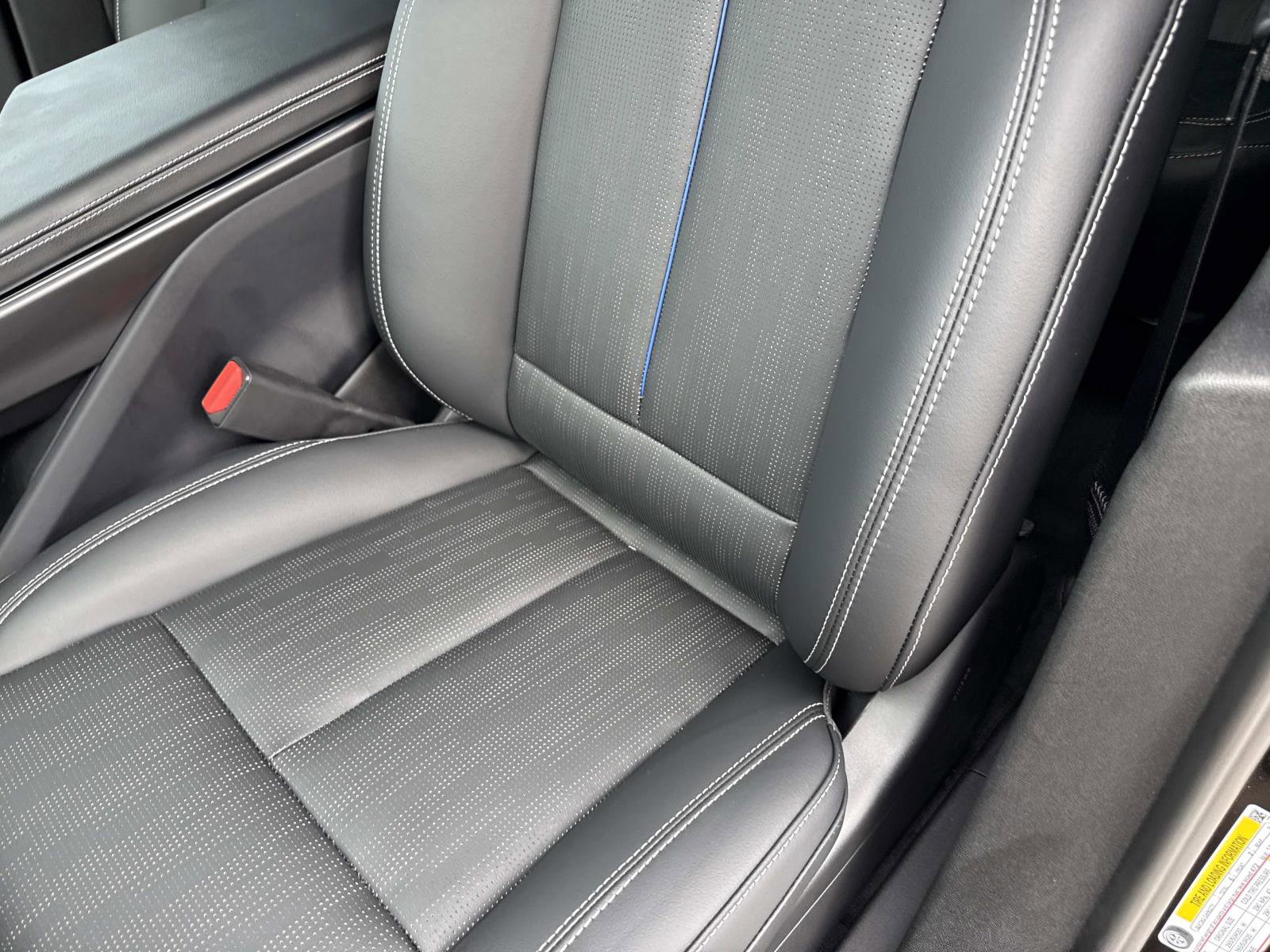 New 2026 Cadillac Lyriq Premium Luxury w/ LPO, Floor Liner Package RWD image 21