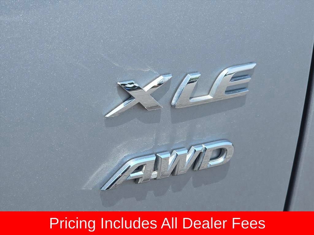 Used 2024 Toyota Corolla Cross XLE w/ Convenience Package AWD/4WD image 14