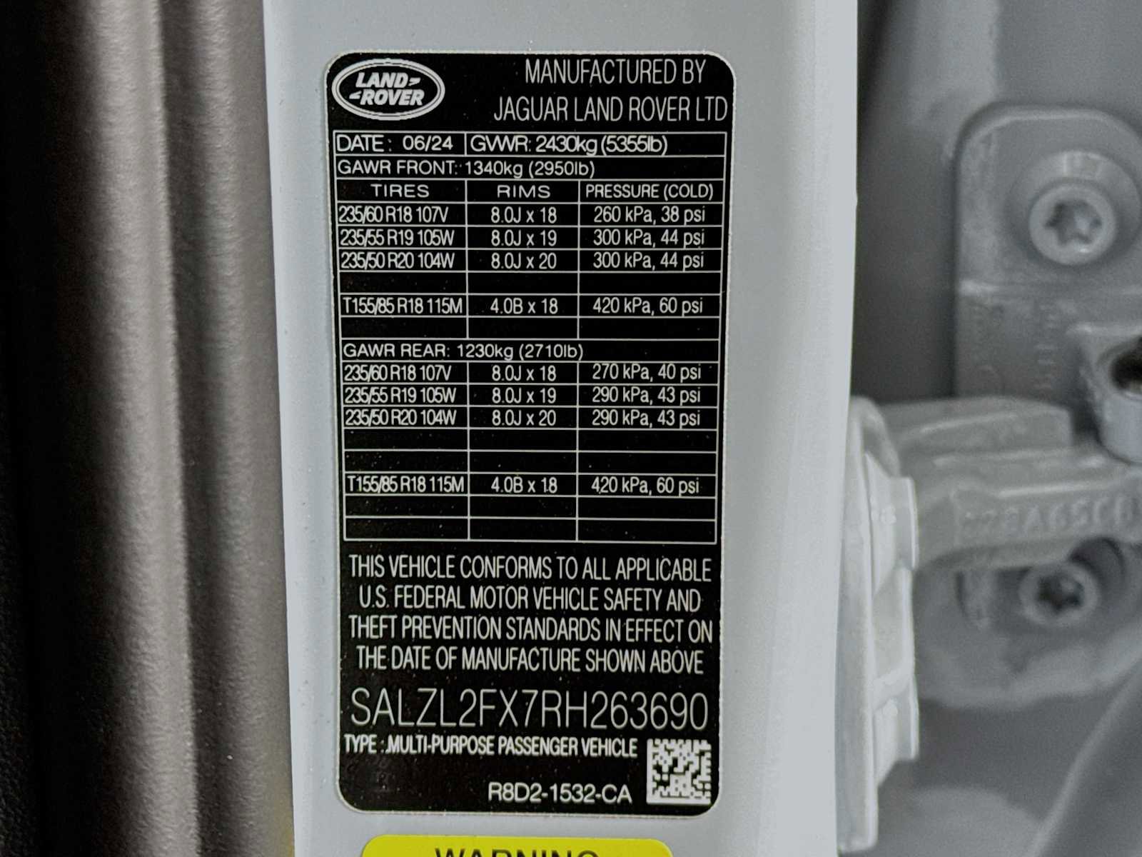 New 2024 Land Rover Range Rover Evoque Dynamic SE image 31