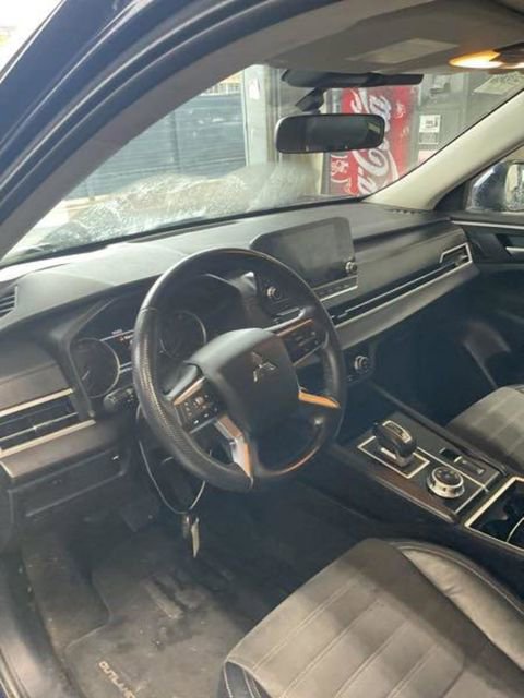 Used 2022 Mitsubishi Outlander SE image 7