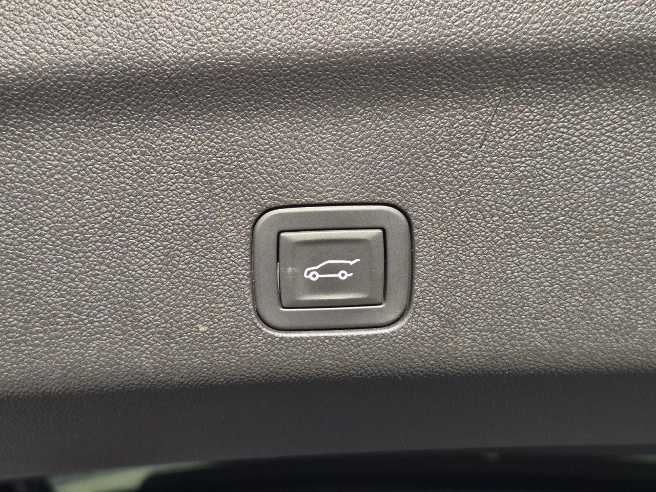 Certified 2026 GMC Yukon AT4 w/ AT4 Premium Package AWD/4WD image 10