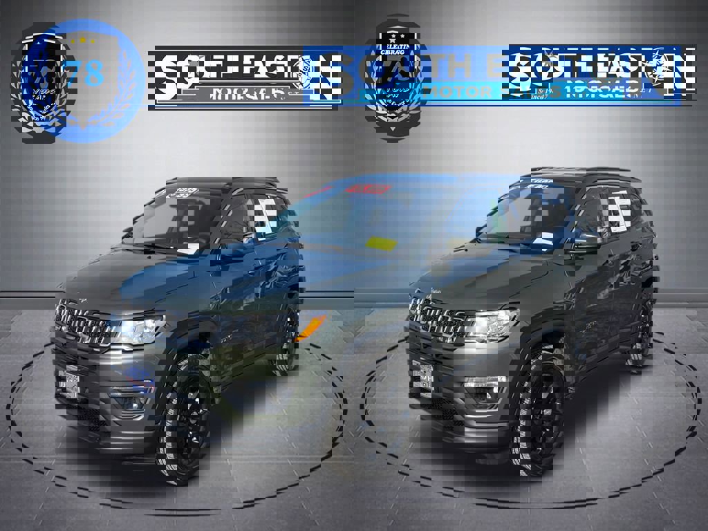 Used 2021 Jeep Compass Latitude image 1