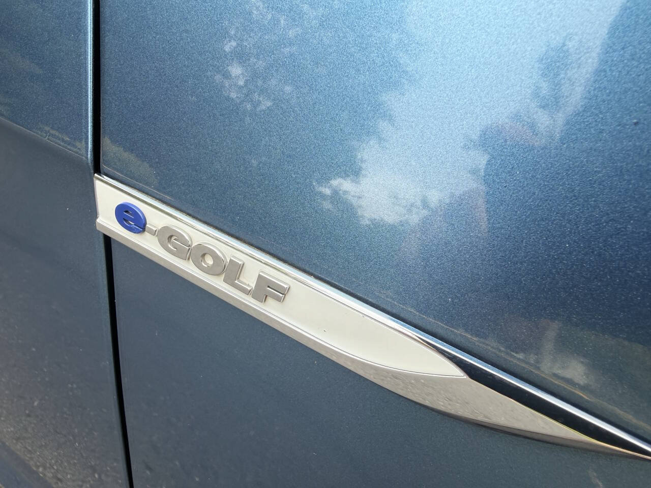 Used 2016 Volkswagen e-Golf SE FWD image 5
