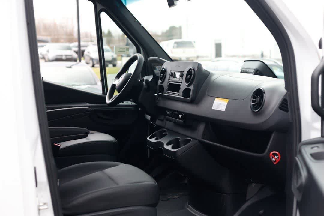 New 2025 Mercedes-Benz Sprinter 2500 image 13