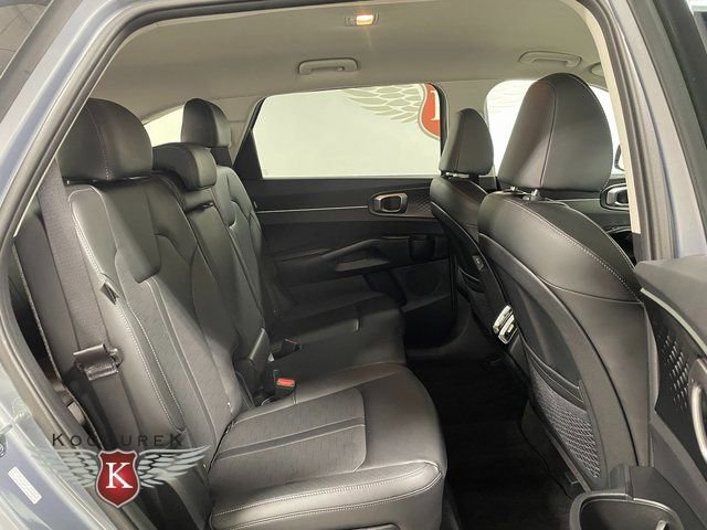 Used 2025 Kia Sorento S image 22
