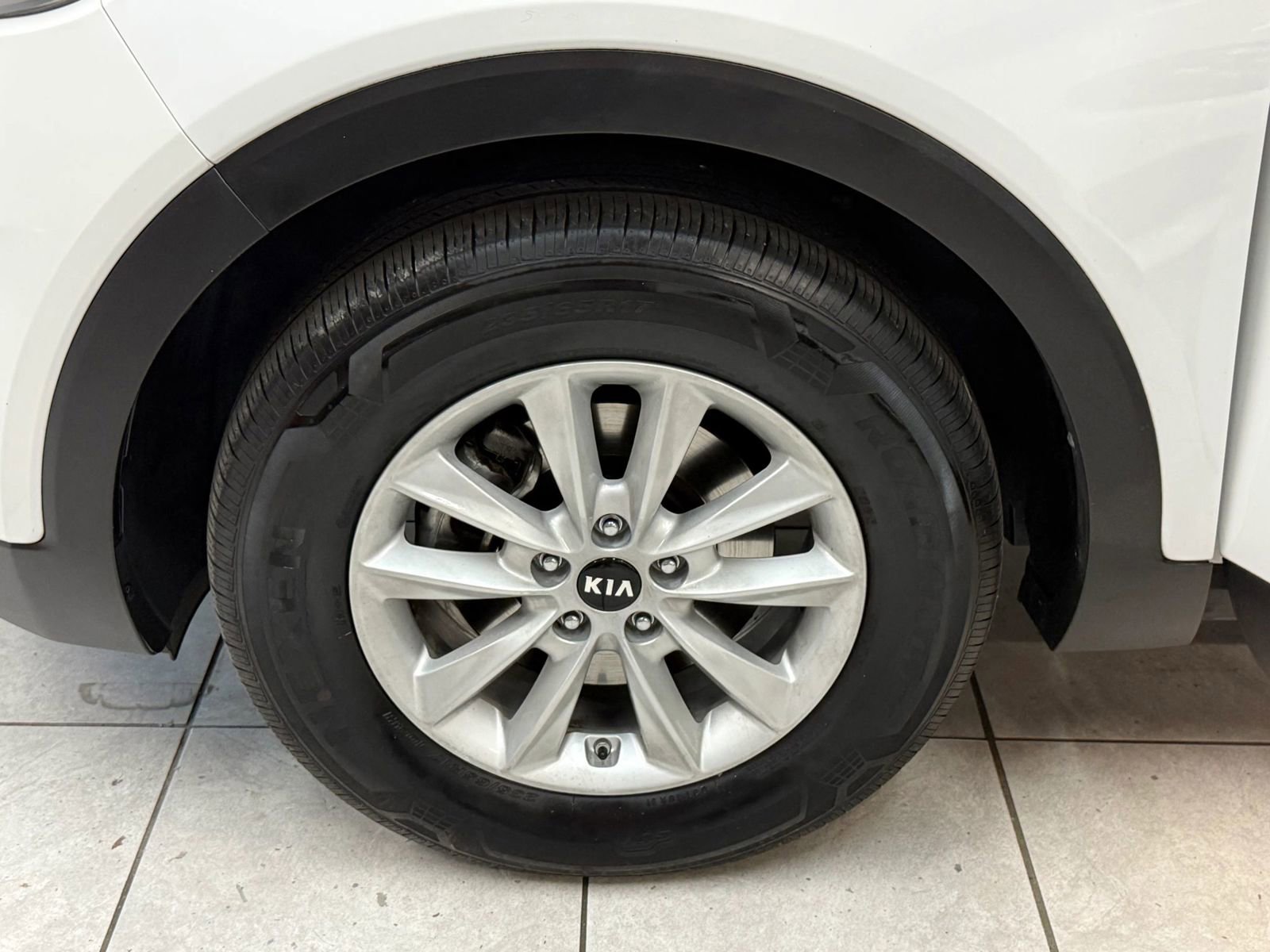 Used 2019 Kia Sorento LX w/ LX Convenience Package image 40