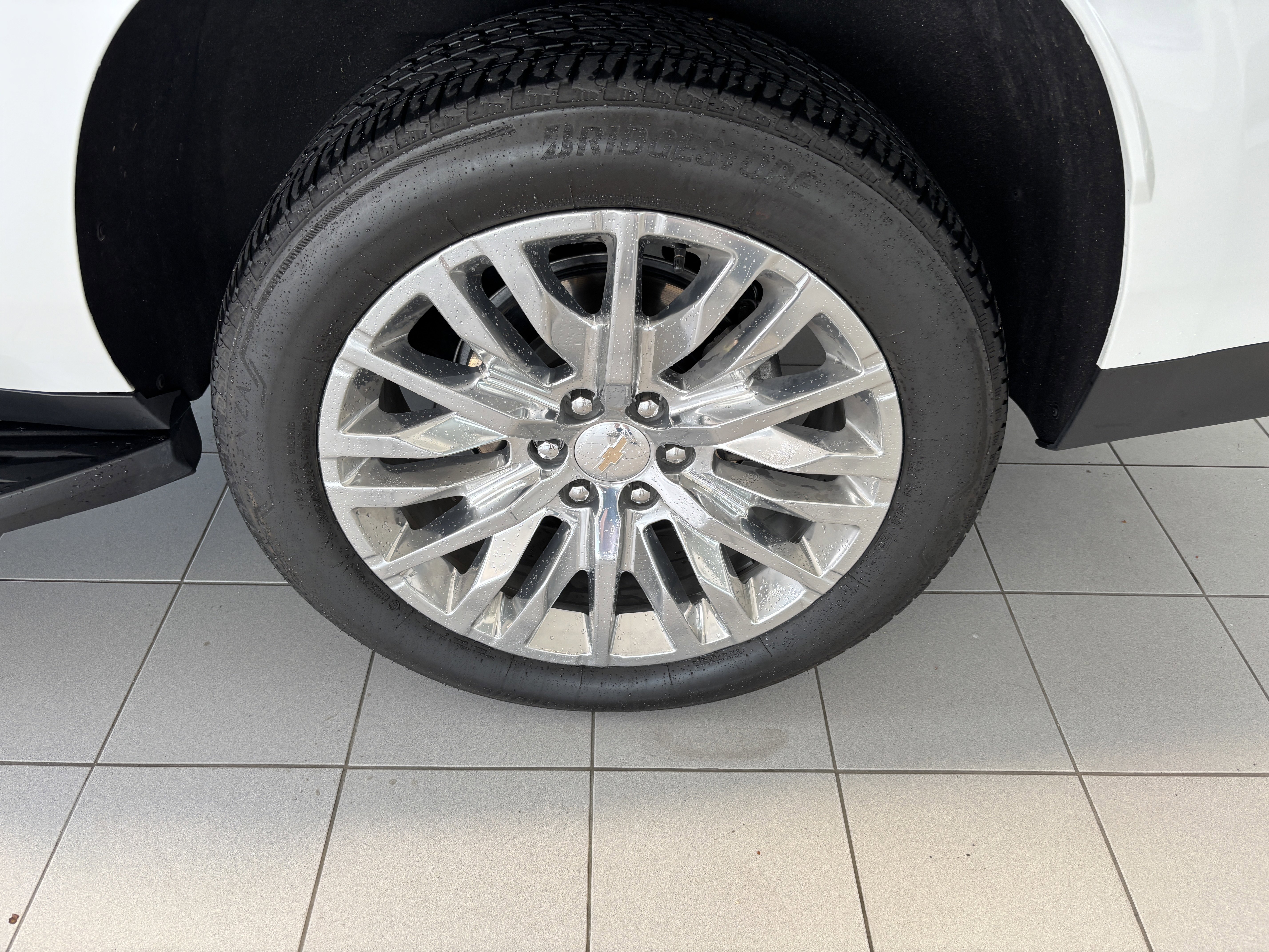 Used 2023 Chevrolet Suburban Premier w/ Advanced Technology Package image 6