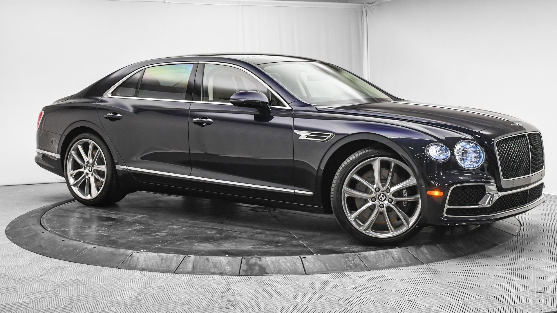 Certified 2024 Bentley Flying Spur Mulliner image 1
