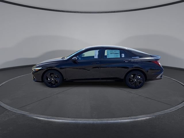 New 2026 Hyundai Elantra SEL Sport Premium FWD image 5