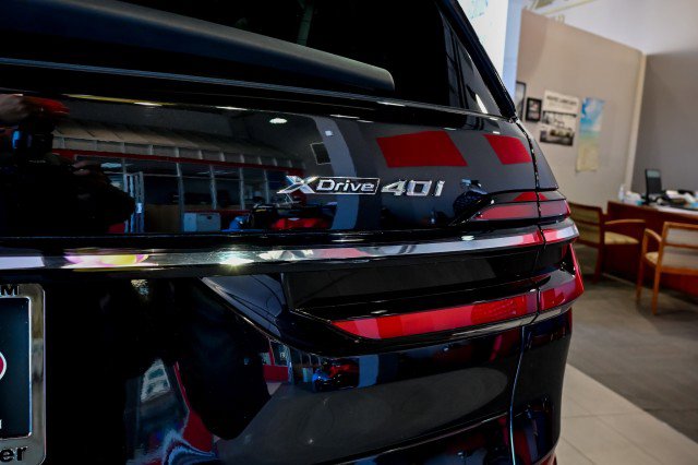 Used 2023 BMW X7 xDrive40i w/ Executive Package image 51