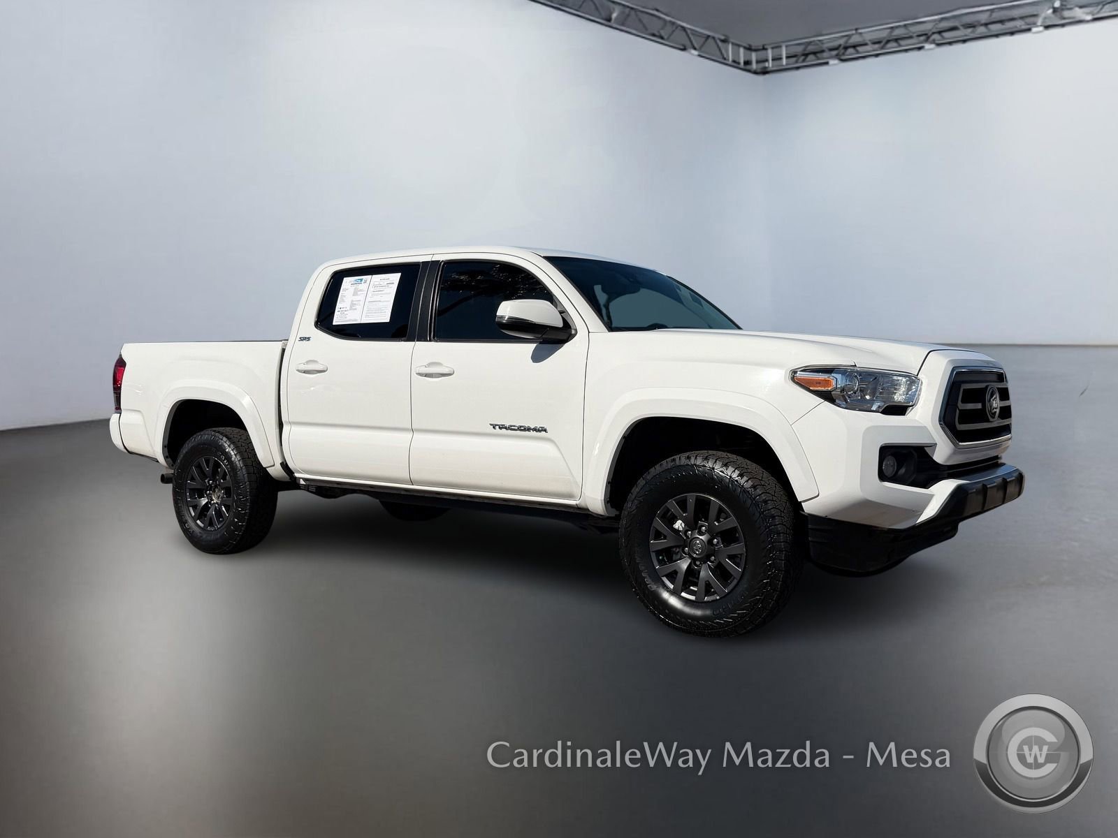 Used 2022 Toyota Tacoma SR5 w/ Technology Package image 2