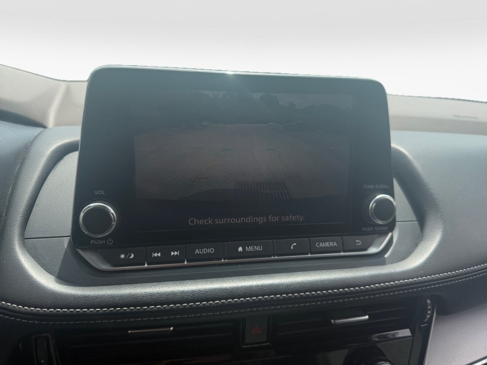 Certified 2022 Nissan Rogue SV FWD image 21