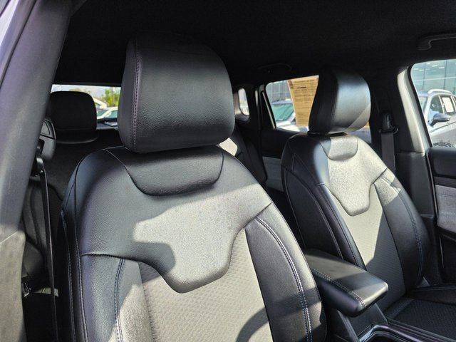 Used 2024 Jeep Compass Latitude image 11