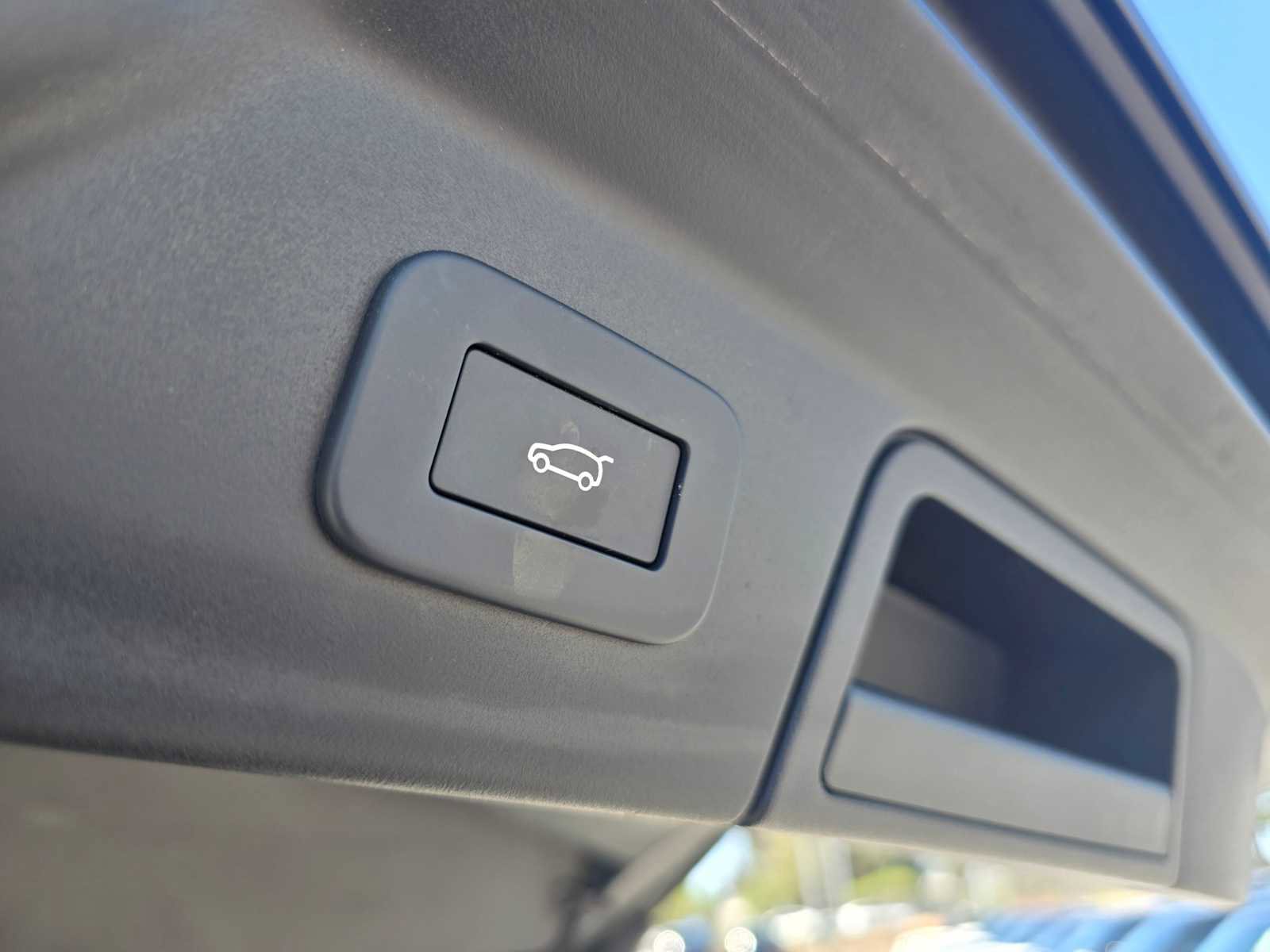 Used 2026 Land Rover Range Rover Velar Dynamic SE image 18