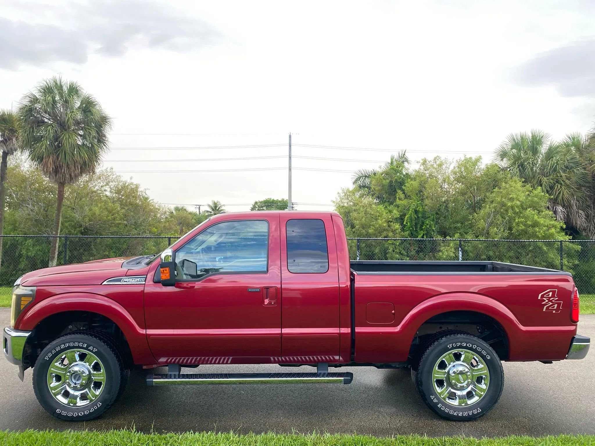 Used 2013 Ford F250 Lariat w/ Chrome Pkg image 8