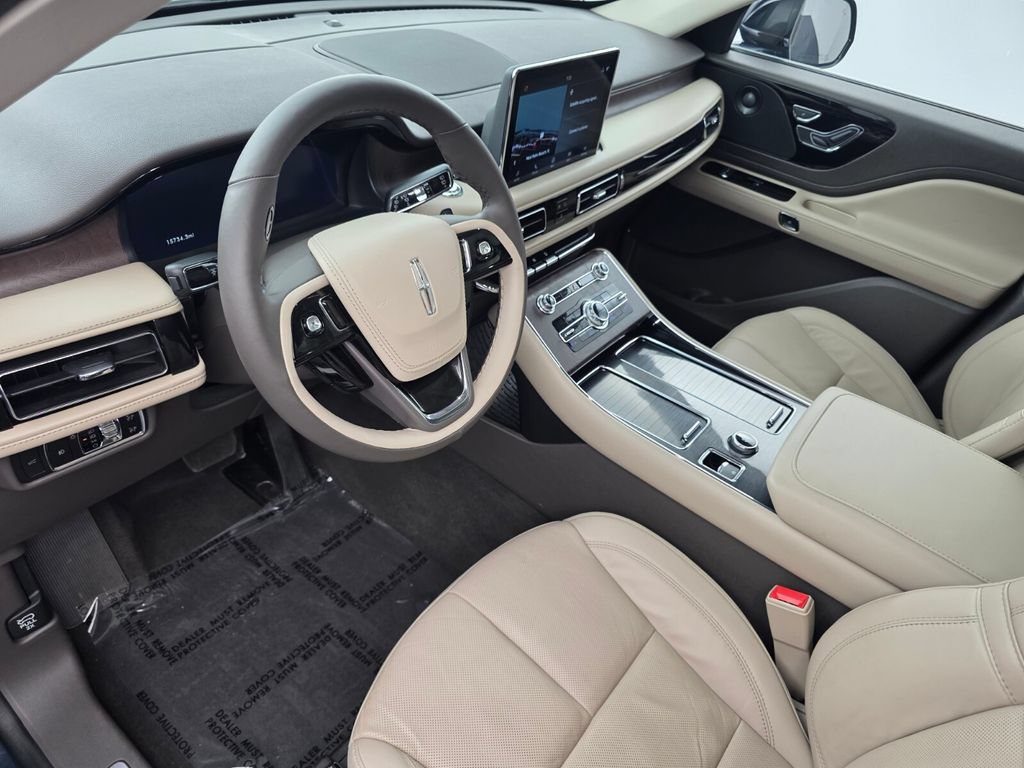 Used 2024 Lincoln Aviator Reserve w/ Equipment Group 201A AWD/4WD image 10