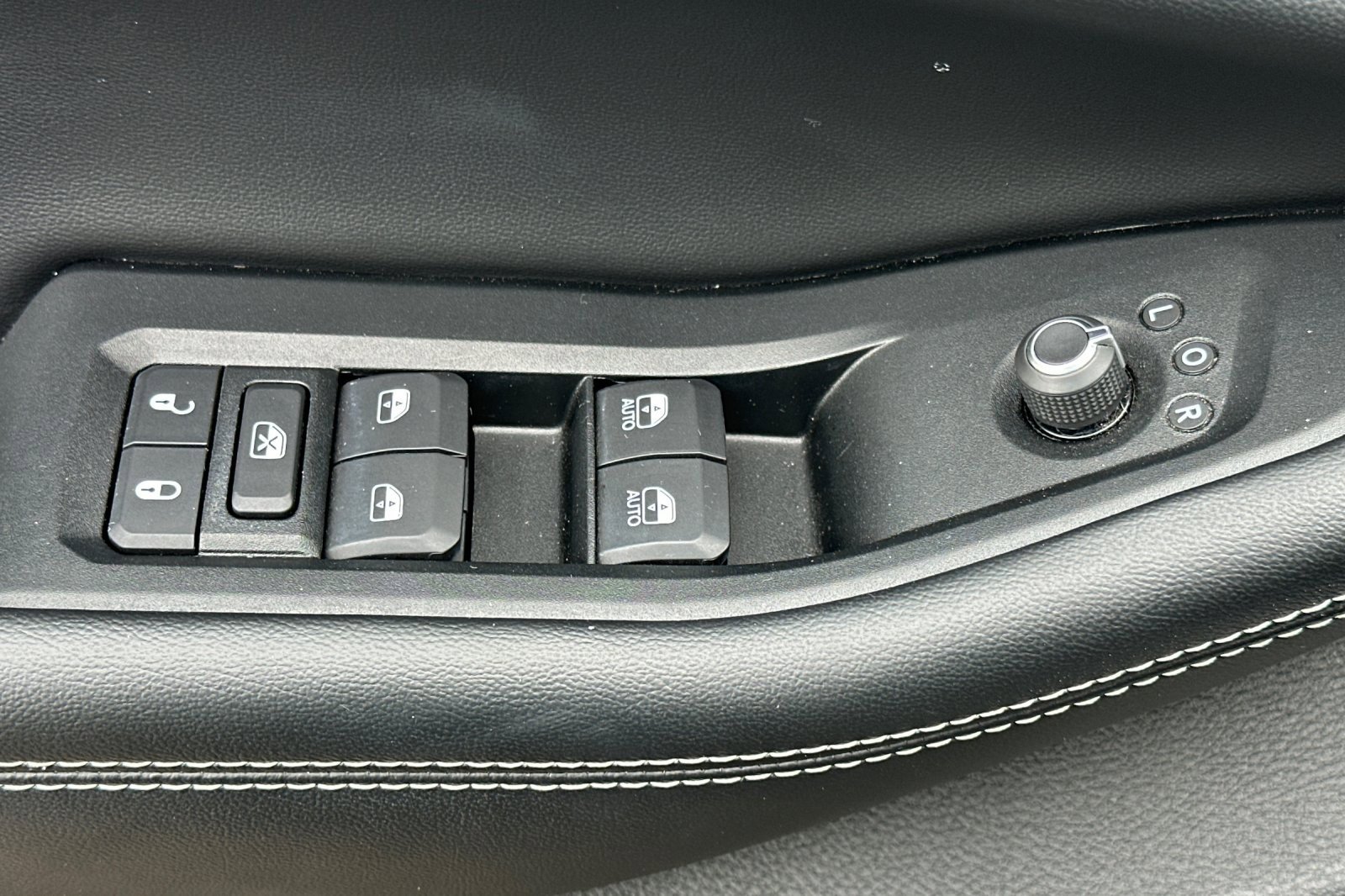 Used 2023 Jeep Grand Cherokee L Limited w/ Trailer Tow Group (B) image 11