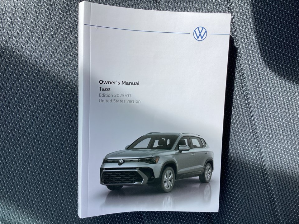 Certified 2025 Volkswagen Taos S AWD/4WD image 34