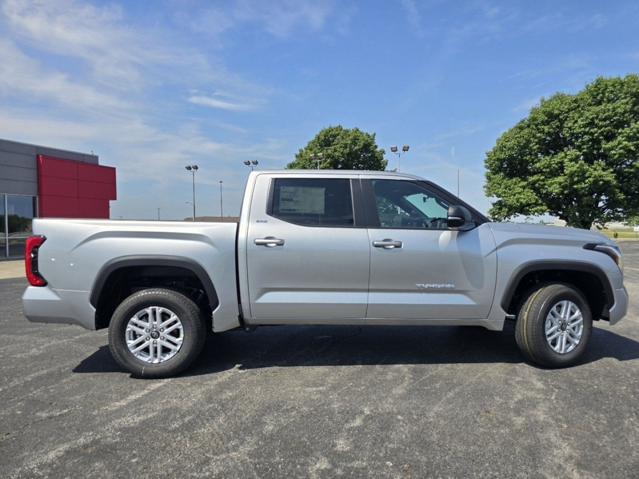 New 2026 Toyota Tundra SR5 AWD/4WD image 17