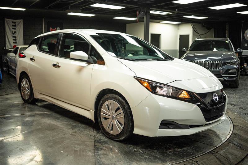 Used 2025 Nissan Leaf S image 5