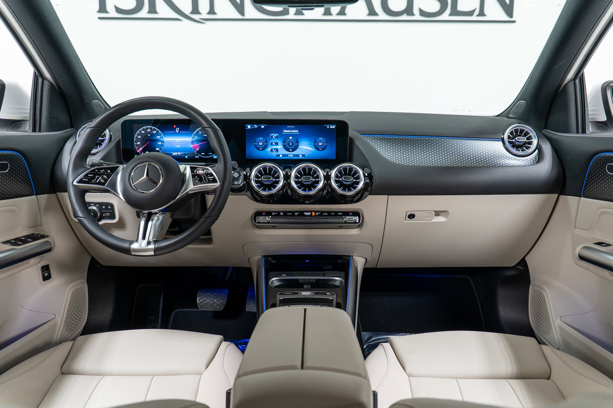 Used 2025 Mercedes-Benz GLA 250 4MATIC image 15