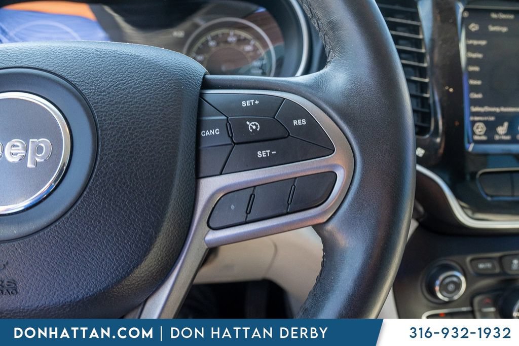 Used 2019 Jeep Cherokee Limited w/ Luxury Group FWD image 11