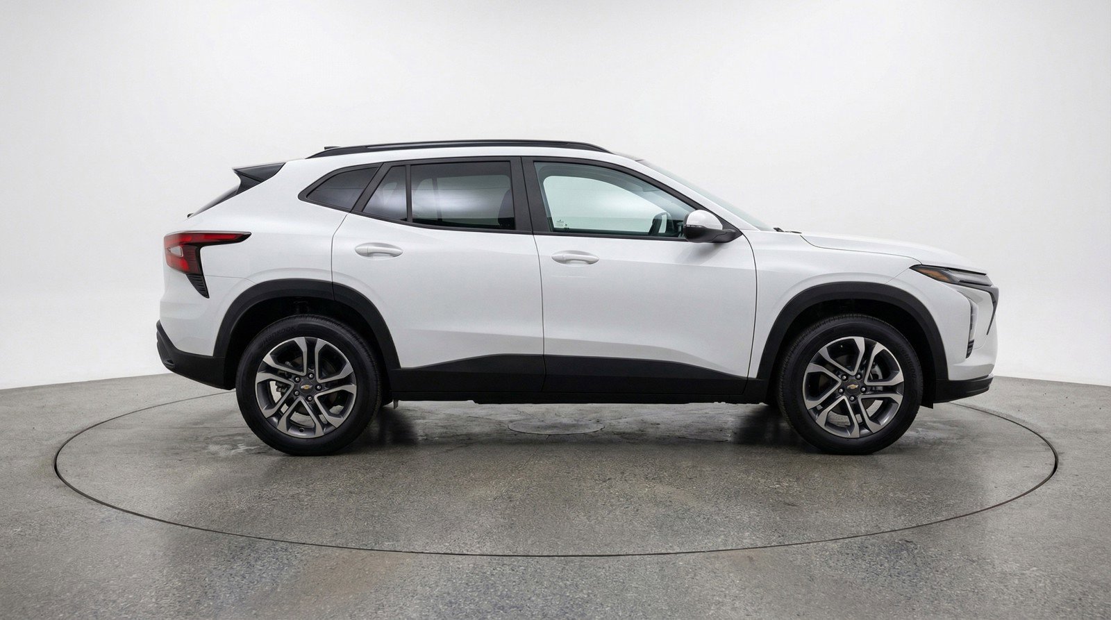 Used 2025 Chevrolet Trax LT w/ LT Convenience Package FWD image 11