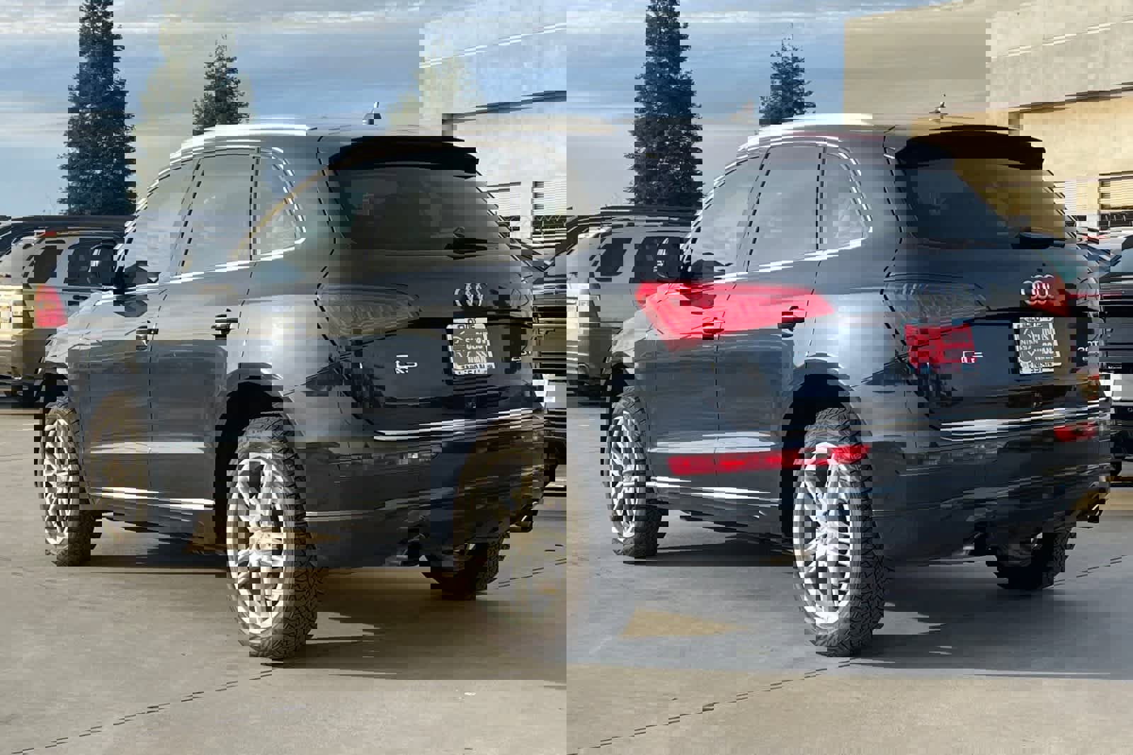 Used 2017 Audi Q5 2.0T Premium Plus w/ Technology Package image 7