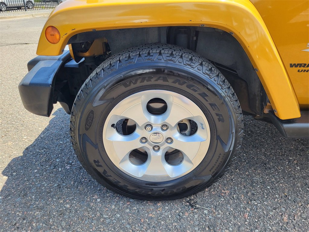 Used 2014 Jeep Wrangler Unlimited Sahara w/ Connectivity Group image 19