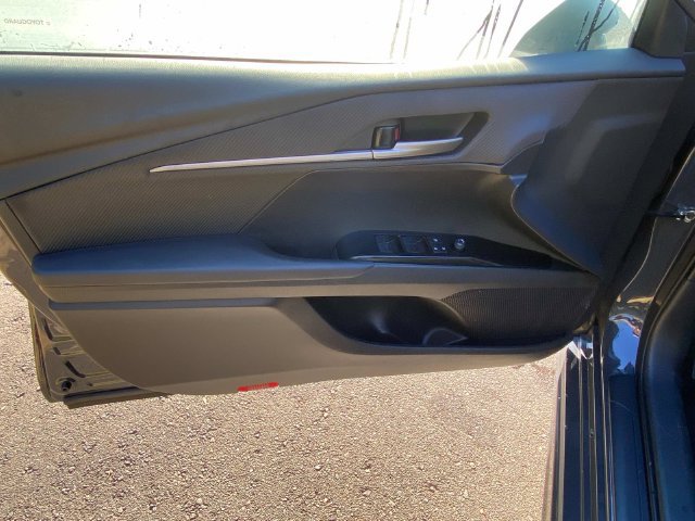 Used 2025 Toyota Camry SE w/ Convenience Package FWD image 11
