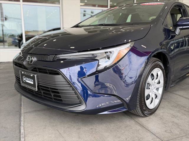 Used 2026 Toyota Corolla LE FWD image 3