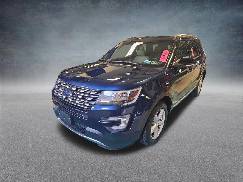 Used 2017 Ford Explorer XLT w/ Equipment Group 202A AWD/4WD image 40