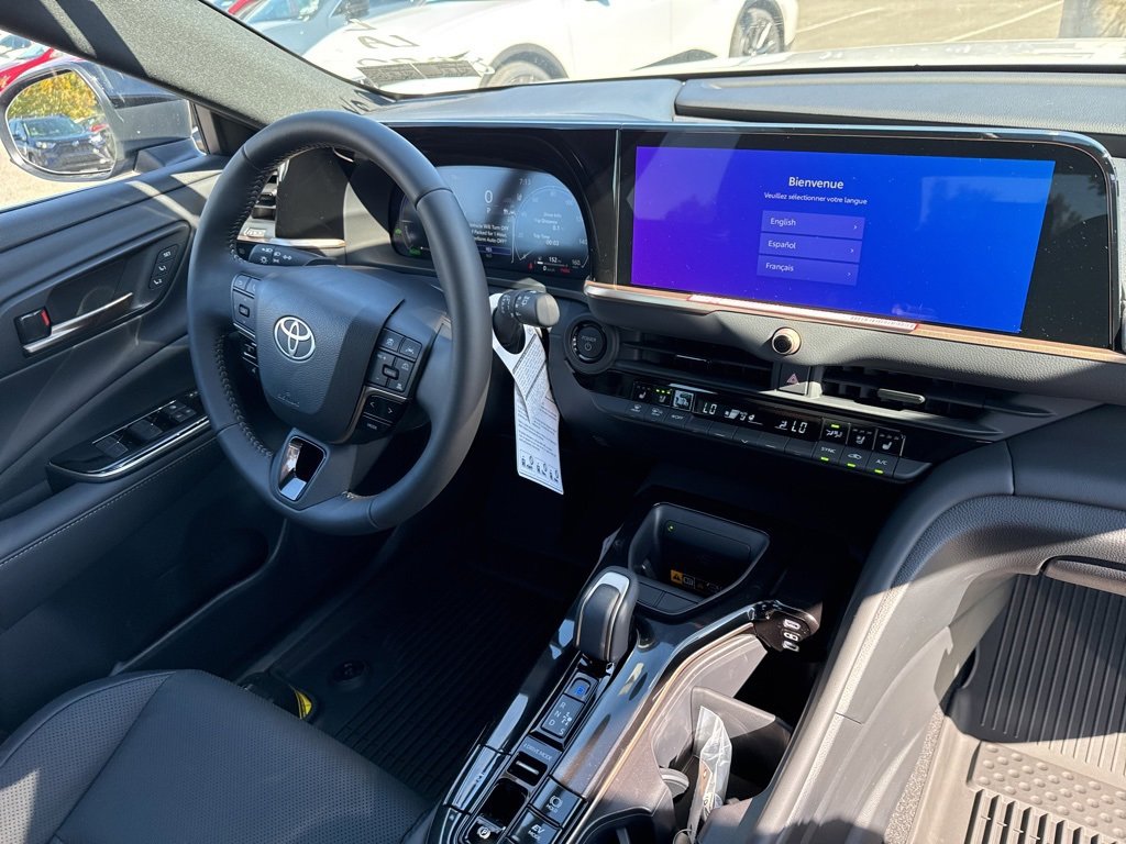 New 2025 Toyota Crown Signia image 7